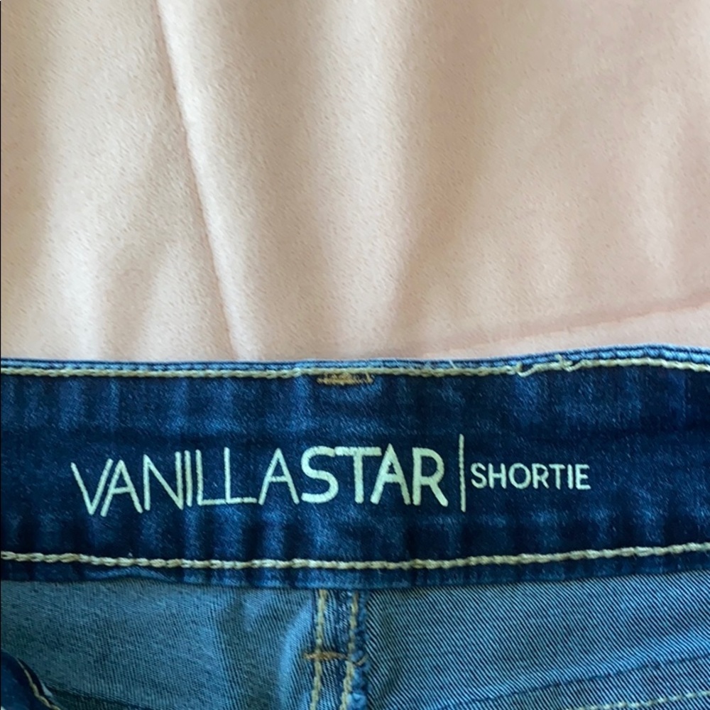 Shorts - Picture 4 of 4